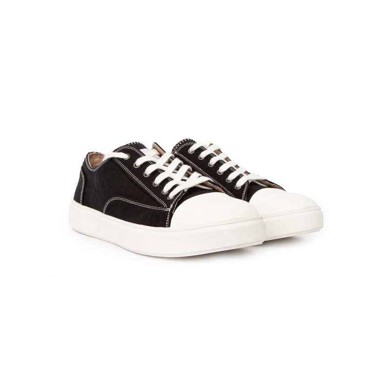 Duck and Cover Nesta men's black canvas trainers